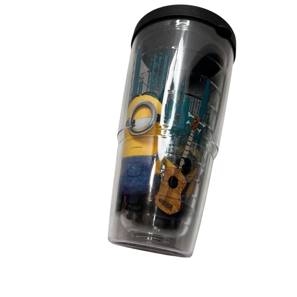 Tervis 24oz Minions Plastic Tumbler with Lid Preowned - Picture 6 of 10